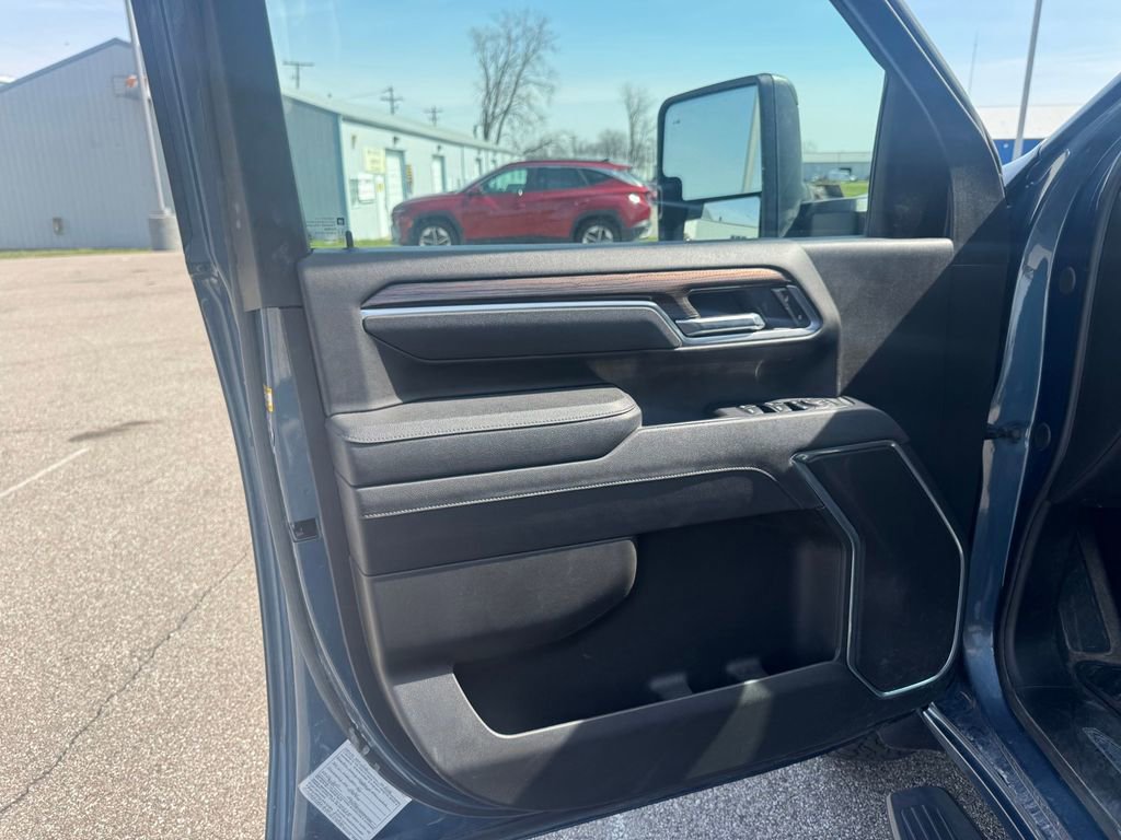 Used 2025 Chevrolet Silverado 3500 LT w/ Safety Package AWD/4WD image 15