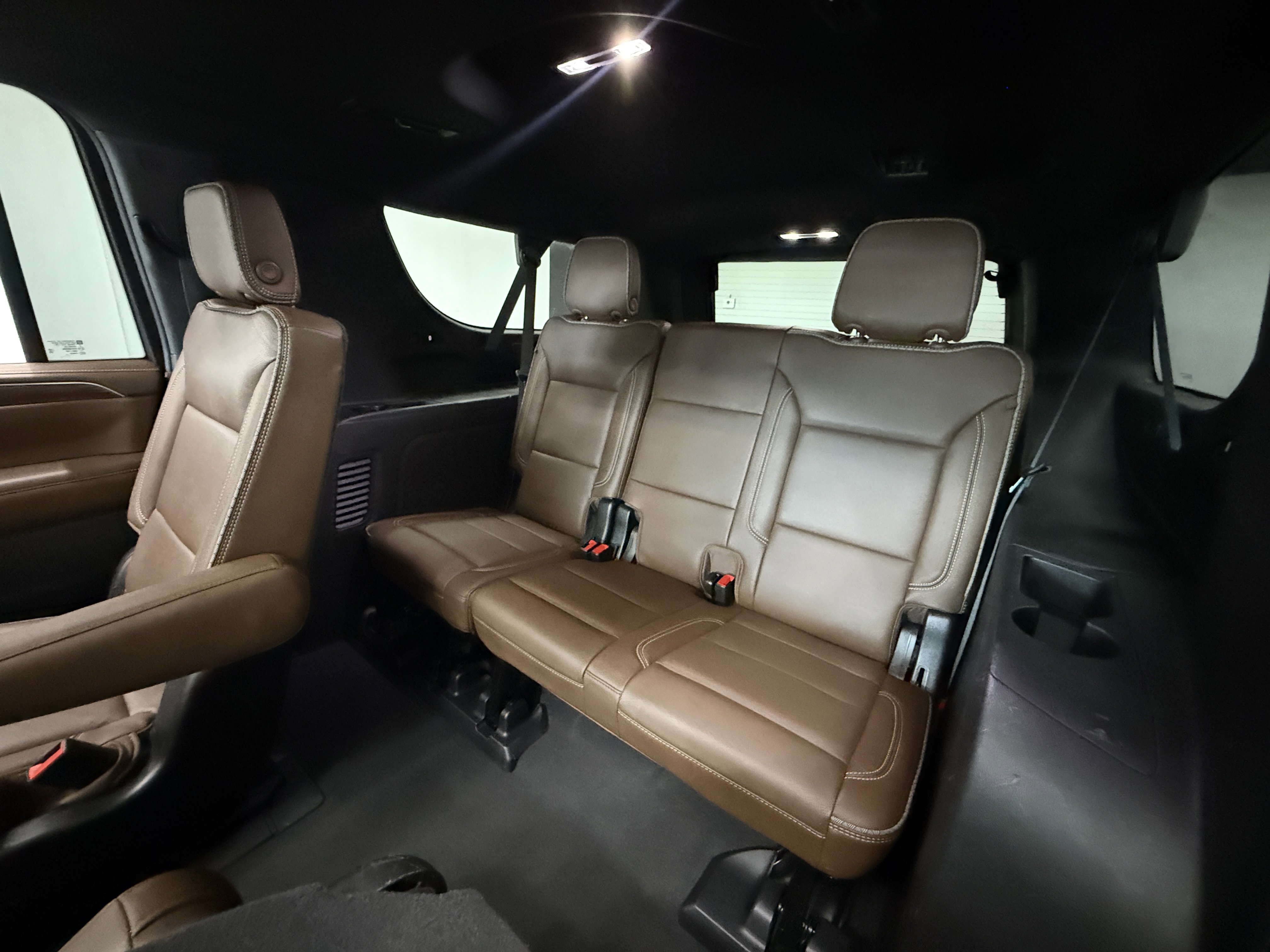Used 2021 Chevrolet Suburban High Country AWD/4WD image 29