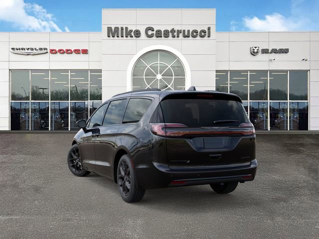 New 2026 Chrysler Pacifica Limited w/ S Appearance Package image 4