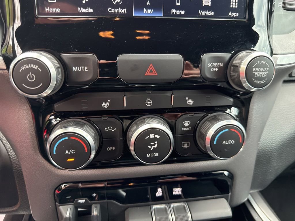Used 2023 RAM 1500 Big Horn AWD/4WD image 32