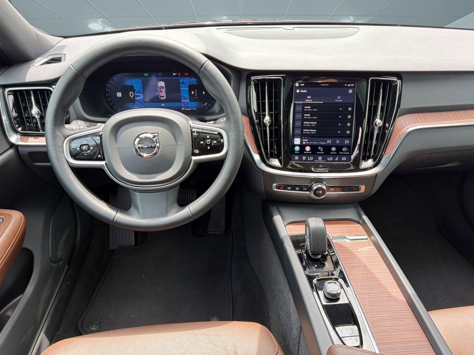 Used 2025 Volvo V60 B5 Cross Country Plus AWD/4WD image 28