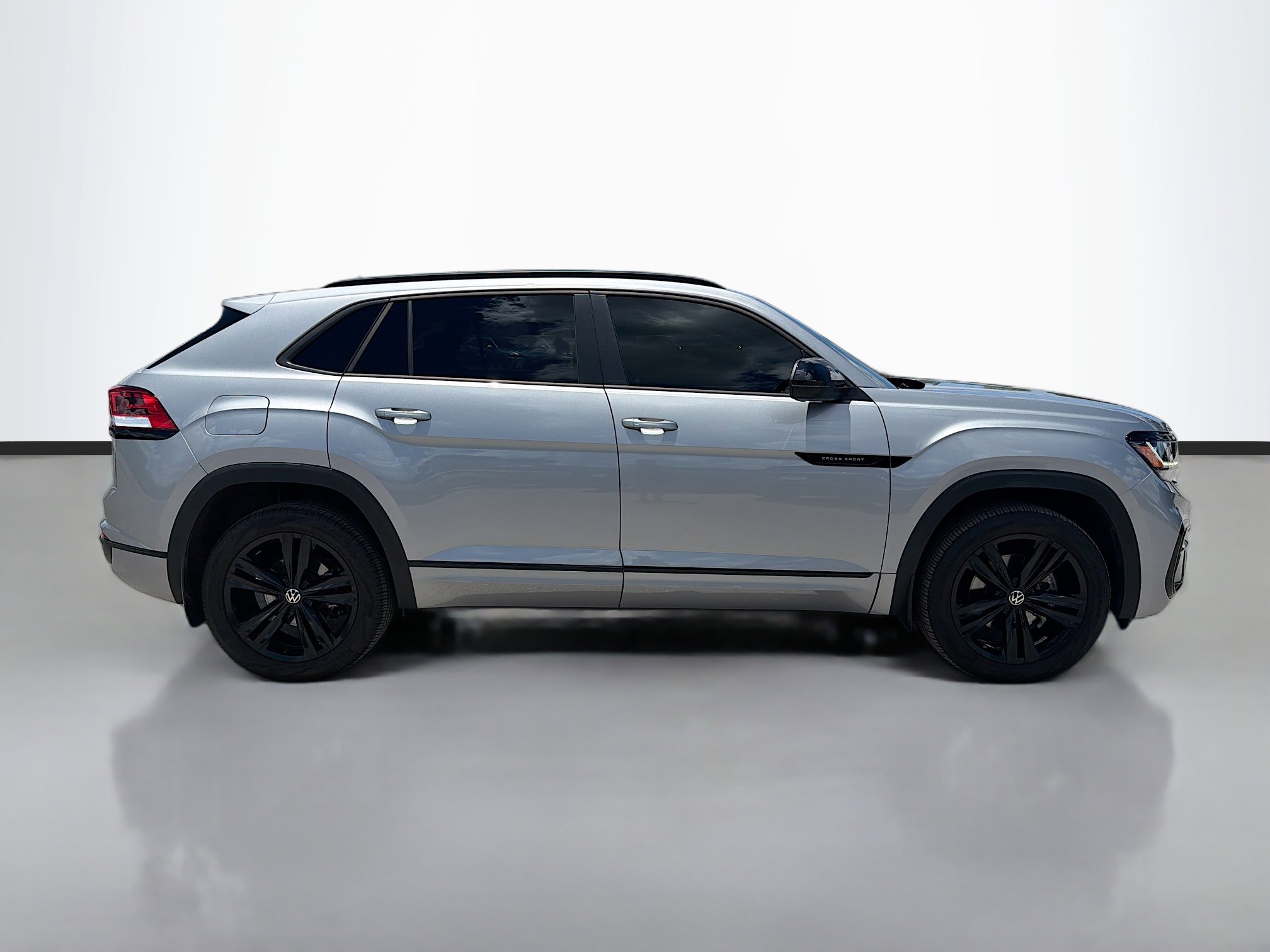 Used 2023 Volkswagen Atlas Cross Sport SEL R-Line AWD/4WD image 6