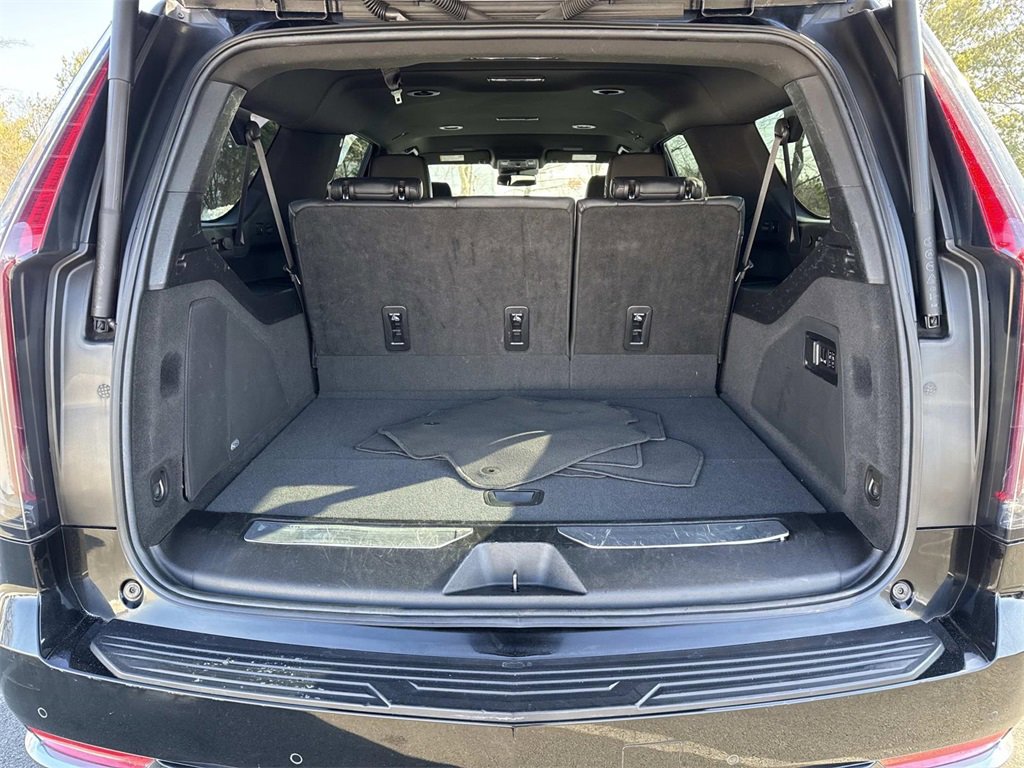 Used 2023 Cadillac Escalade ESV Luxury image 14
