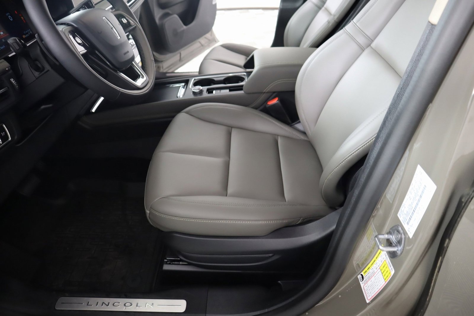 New 2025 Lincoln Corsair FWD image 12