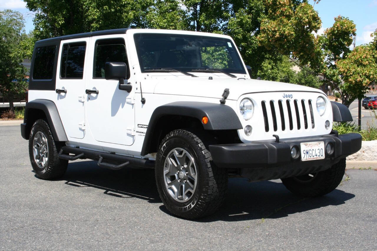Used 2018 Jeep Wrangler Unlimited Sport w/ Connectivity Group image 2