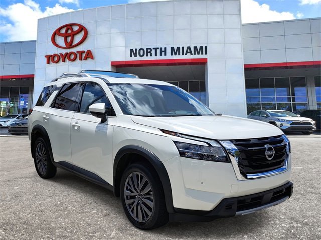 Used 2024 Nissan Pathfinder SL w/ SL Premium Package