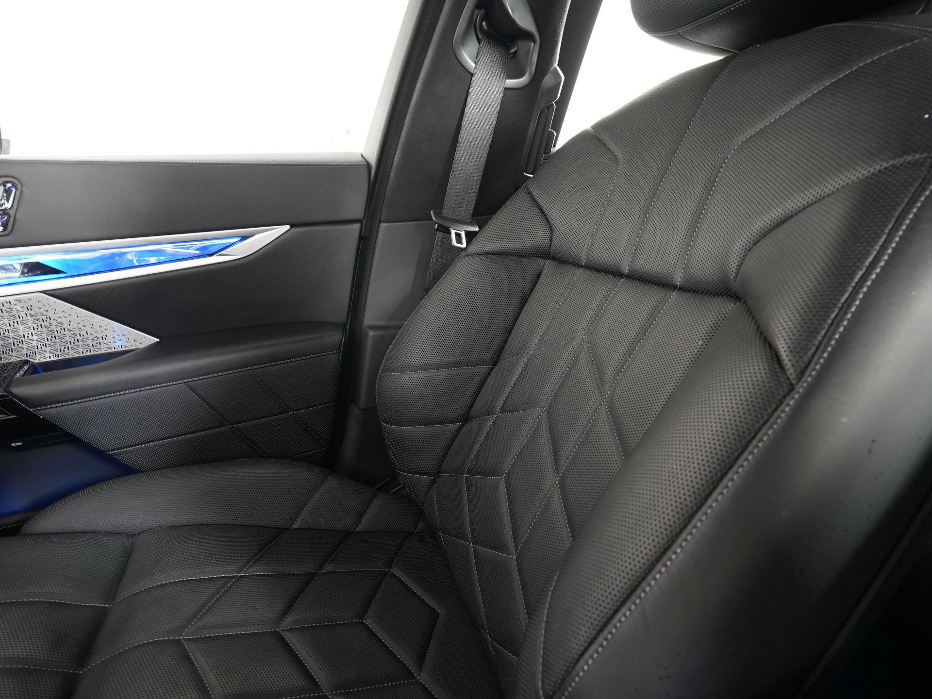 Used 2023 BMW i7 xDrive60 AWD/4WD image 28