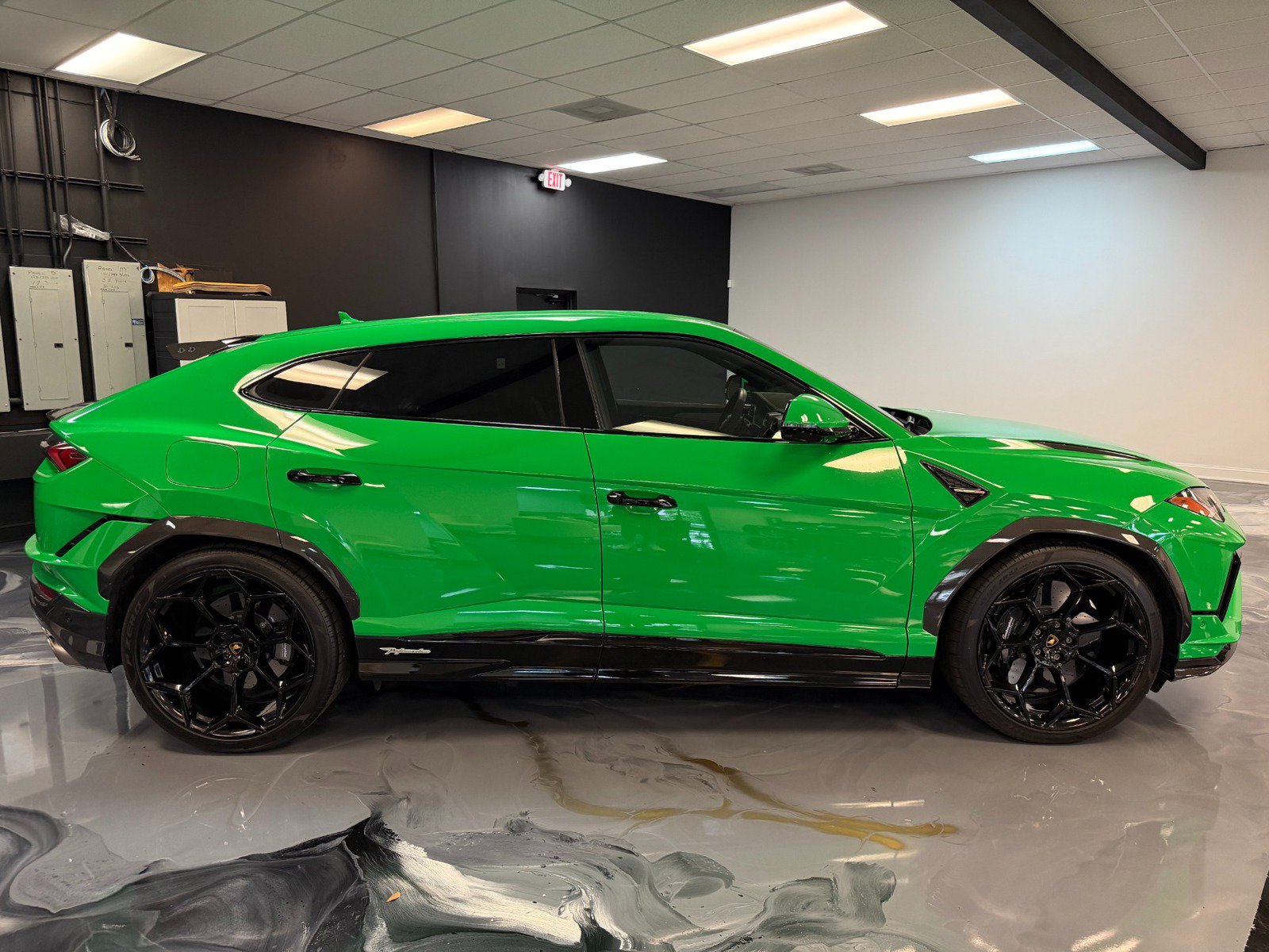 Used 2023 Lamborghini Urus Performante AWD/4WD image 21