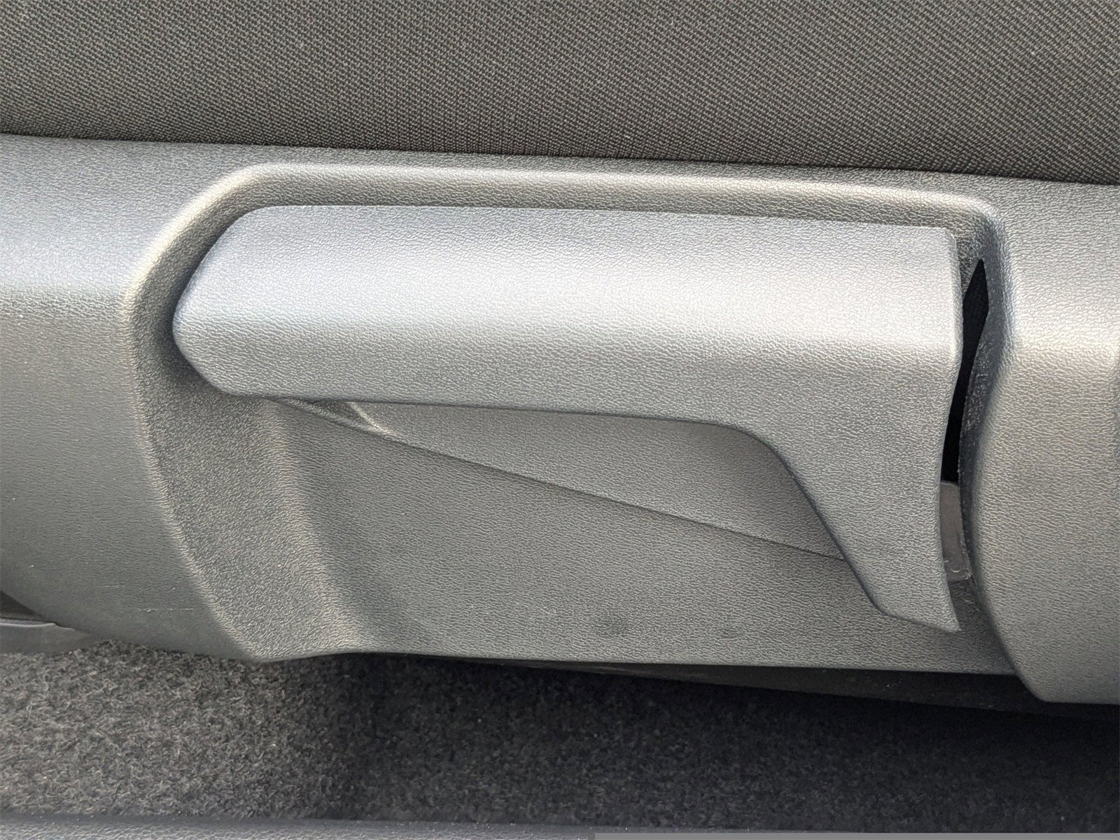 Used 2025 Nissan Rogue S image 19