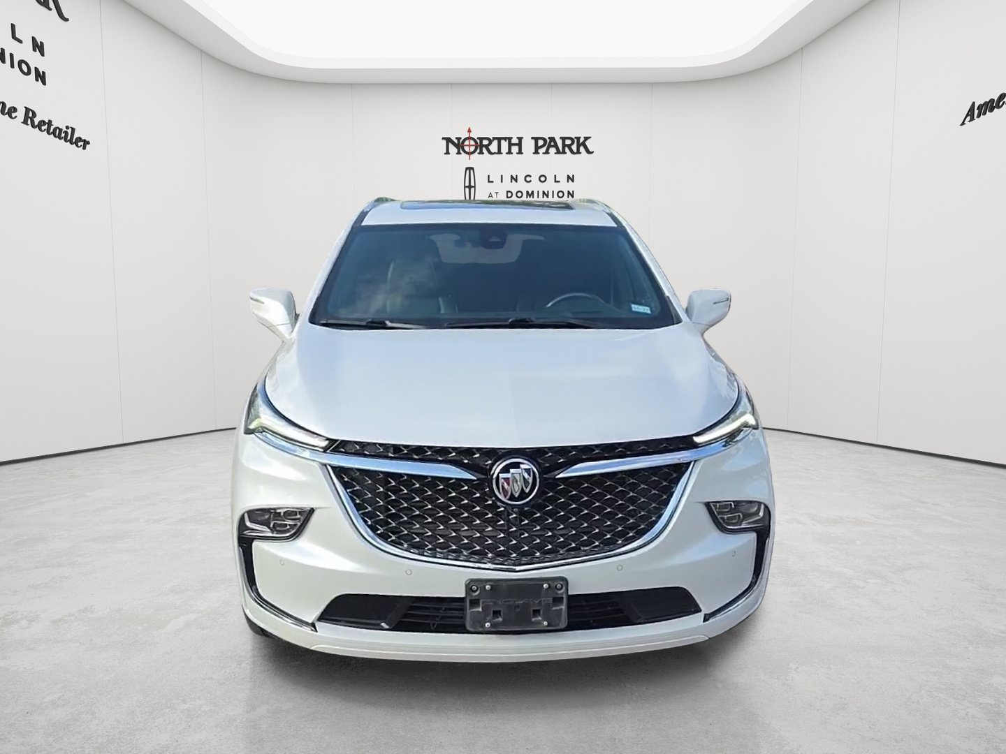 Used 2022 Buick Enclave Avenir w/ Avenir Technology Package FWD image 8