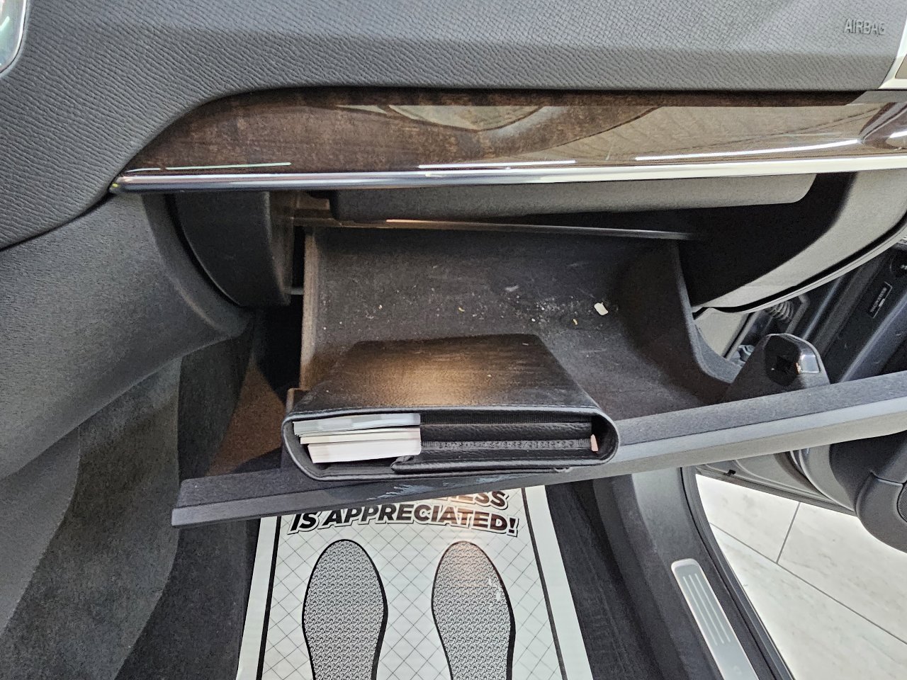 Used 2016 Volvo XC90 T6 Momentum w/ Momentum Plus Package image 39