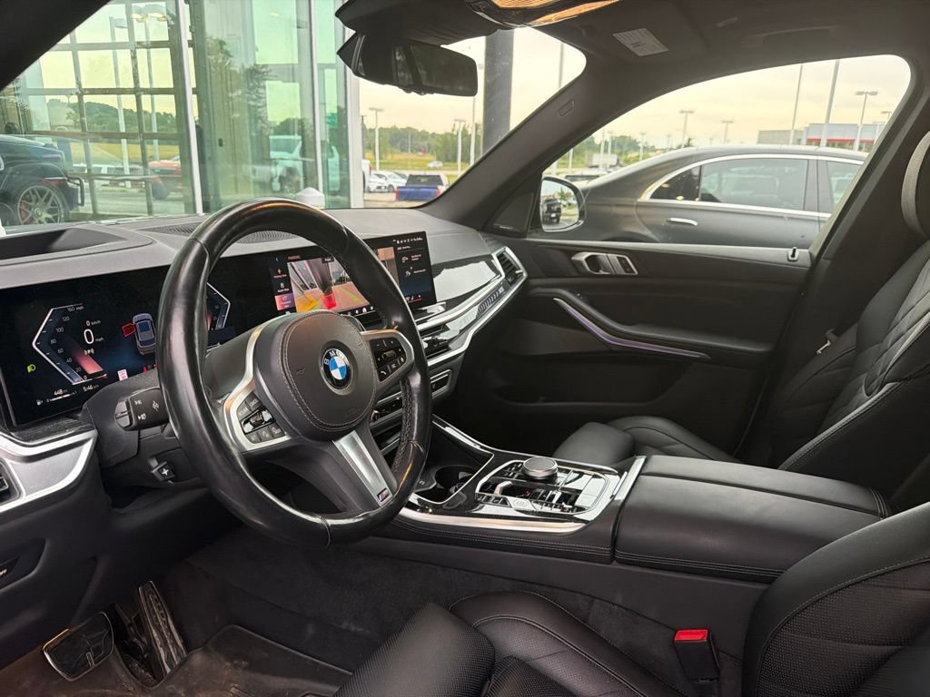 Used 2024 BMW X5 xDrive40i w/ M Sport Package AWD/4WD image 22