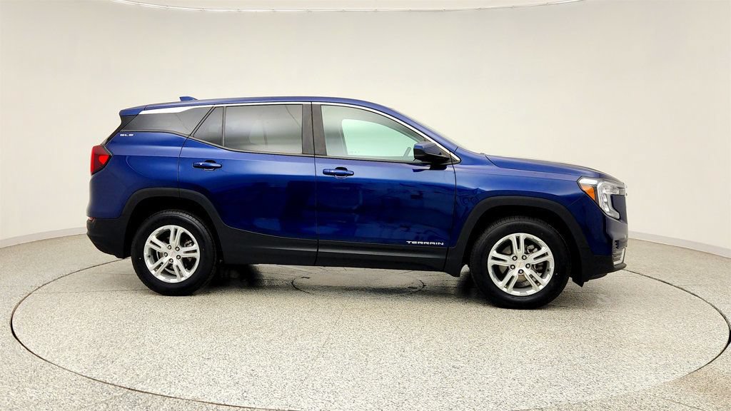 Used 2022 GMC Terrain SLE AWD/4WD image 4