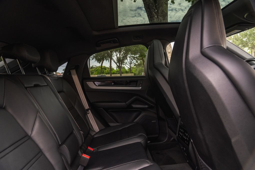 Used 2025 Porsche Cayenne Coupe AWD/4WD image 24