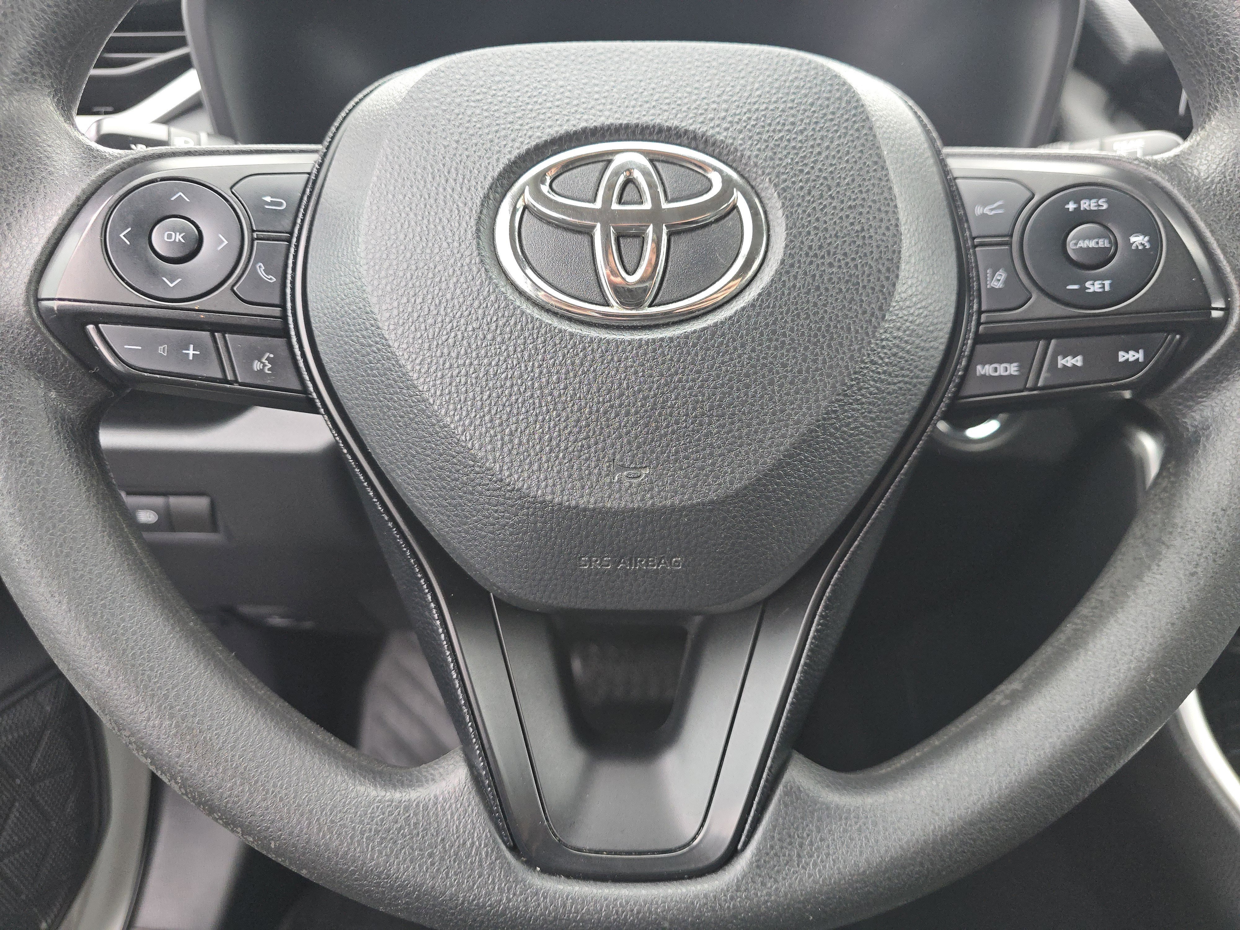 Used 2021 Toyota RAV4 XLE image 19