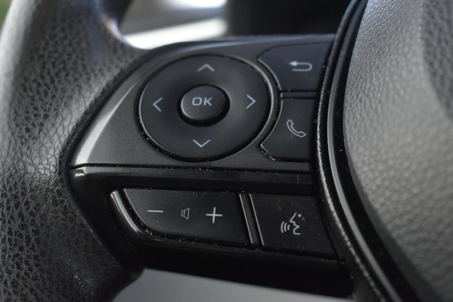 Used 2023 Toyota Corolla LE FWD image 17