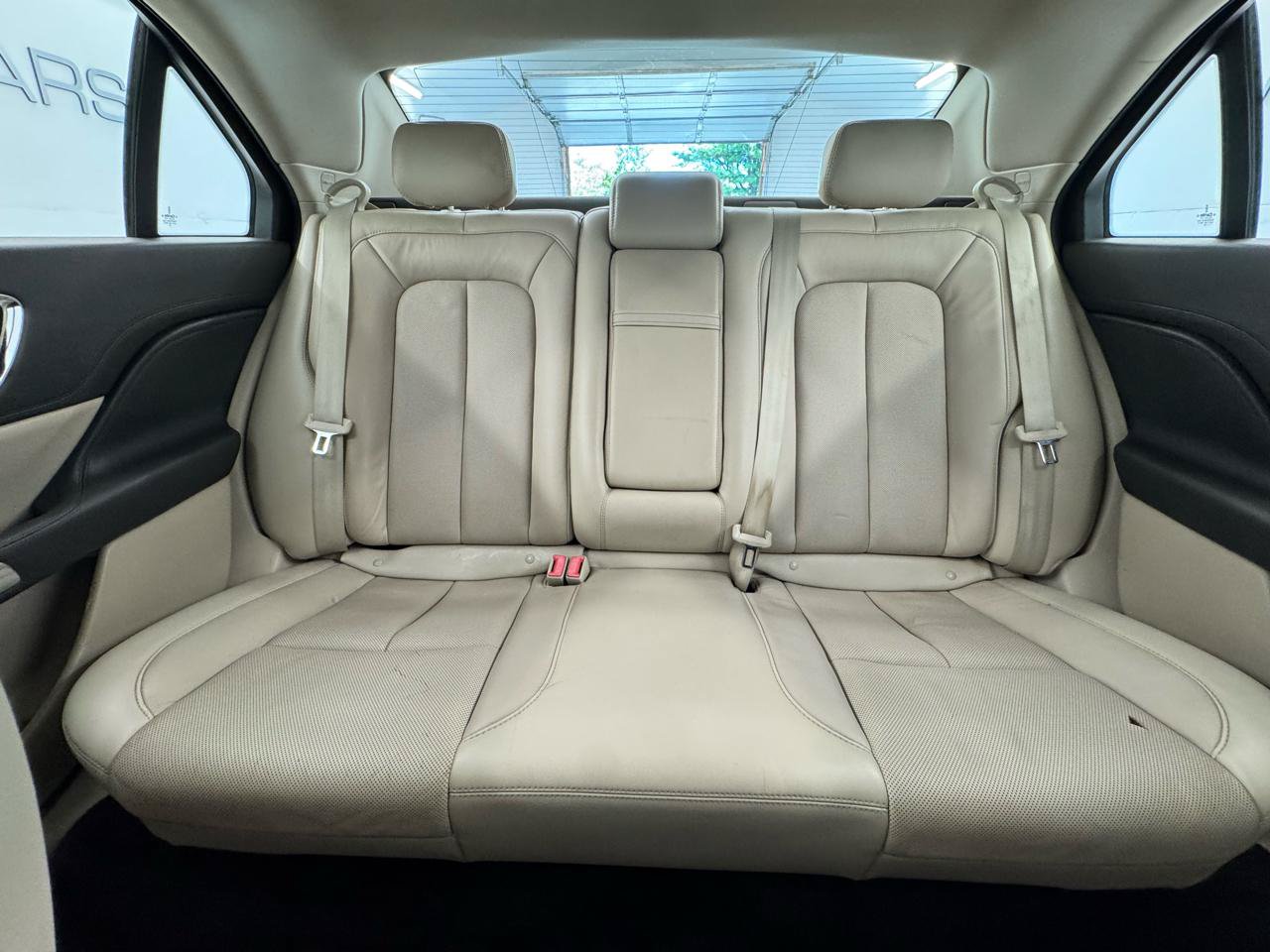 Used 2018 Lincoln Continental Select FWD image 29