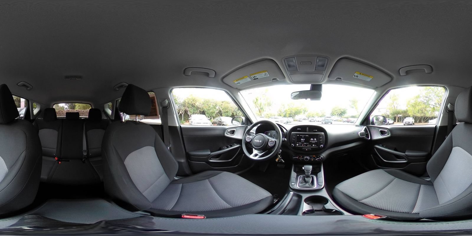 Used 2025 Kia Soul LX w/ LX Technology Package FWD image 35