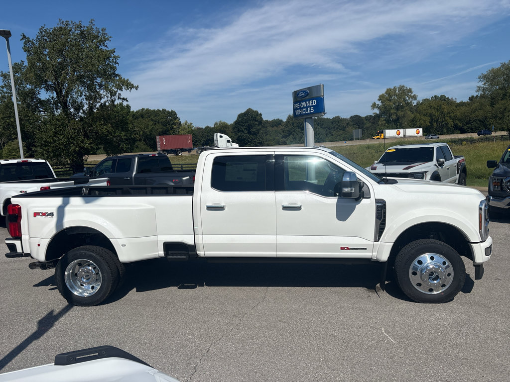 New 2027 Ford F450 Platinum w/ Platinum Plus Package AWD/4WD image 4