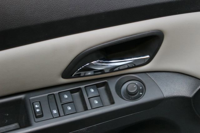 Used 2015 Chevrolet Cruze LT FWD image 15