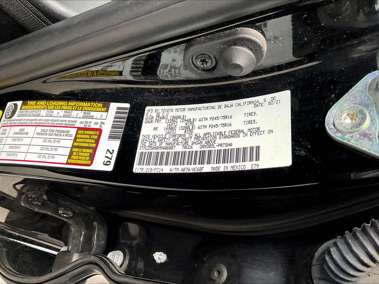 Used 2021 Toyota Tacoma SR5 w/ Technology Package AWD/4WD image 15