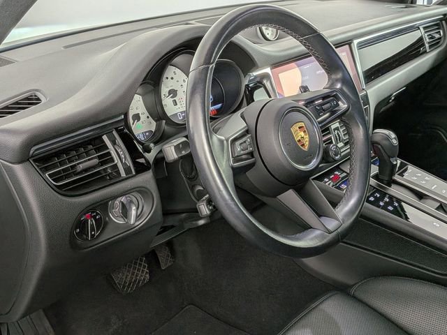 Used 2023 Porsche Macan Turbo image 17