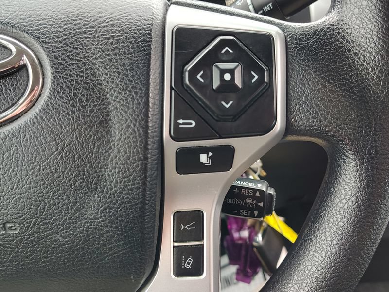 Used 2018 Toyota Tundra SR5 AWD/4WD image 23