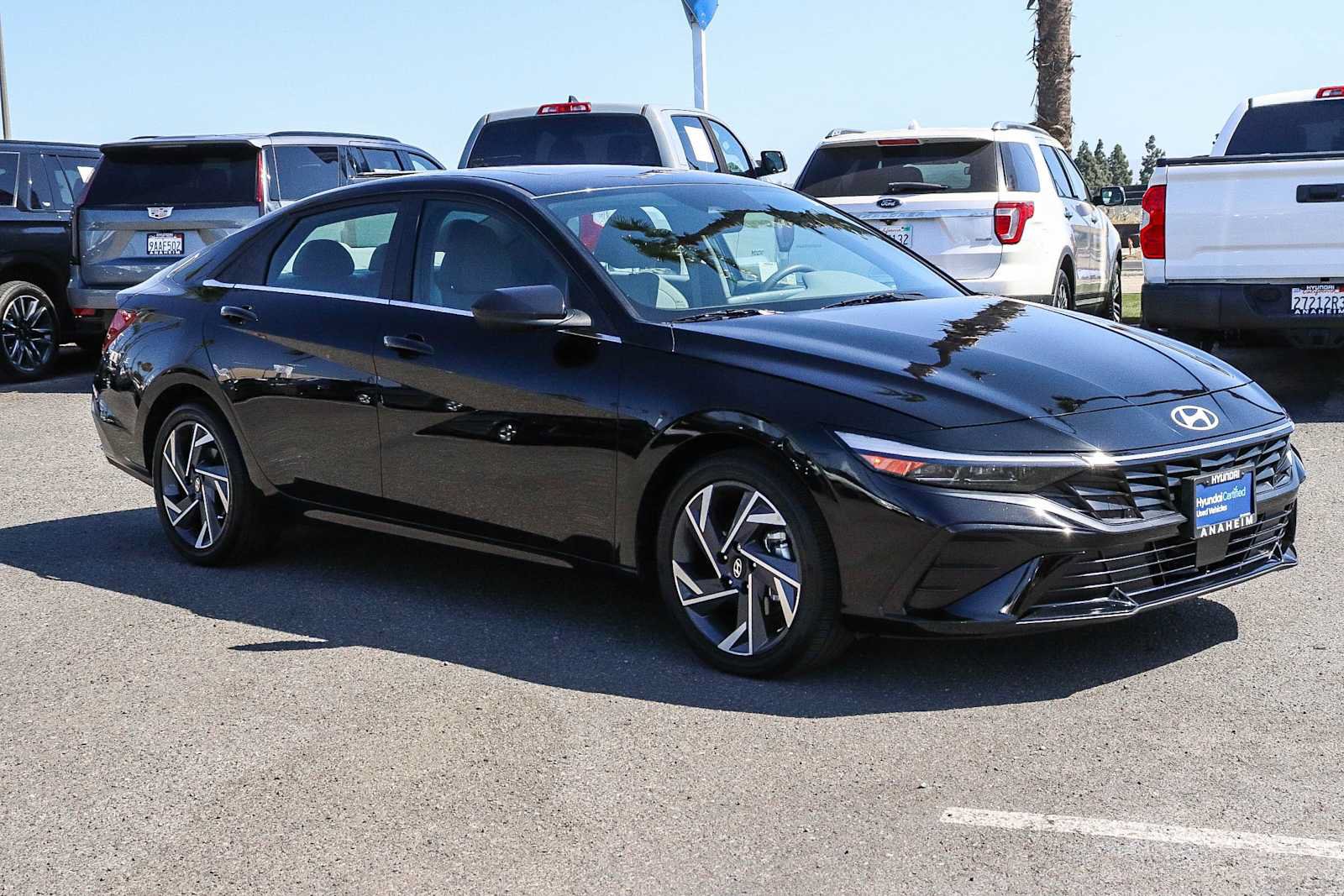 Used 2025 Hyundai Elantra SEL FWD image 3