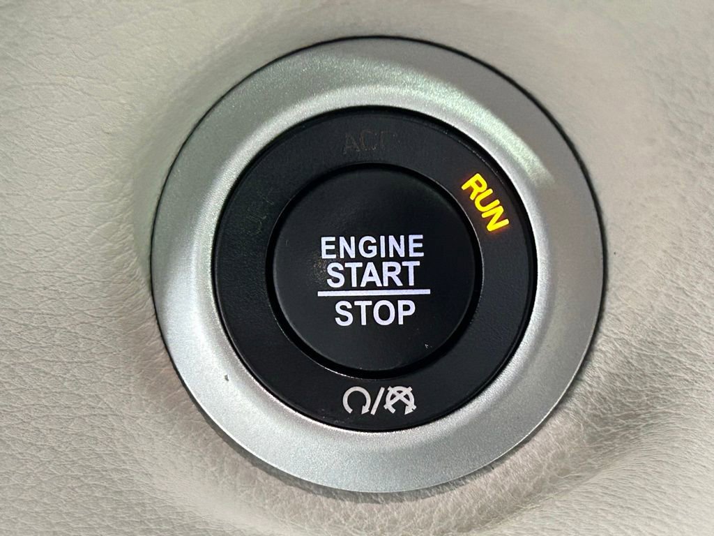 Used 2023 Chrysler Pacifica Touring-L image 25