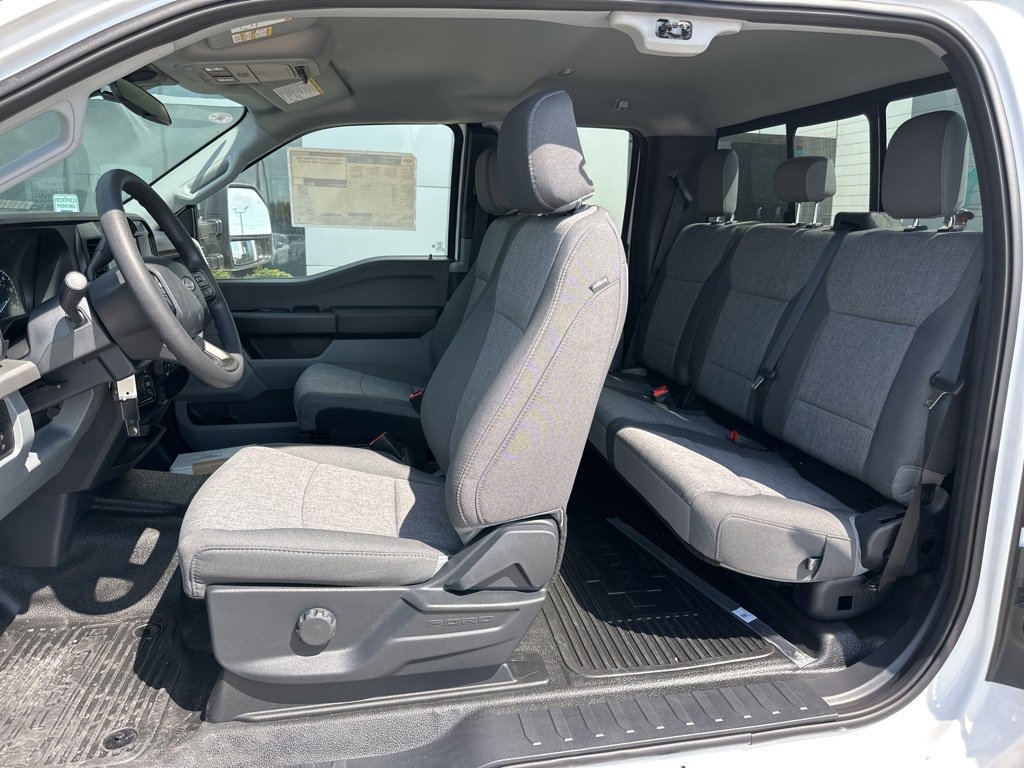 Used 2024 Ford F550 4x4 SuperCab Super Duty image 17