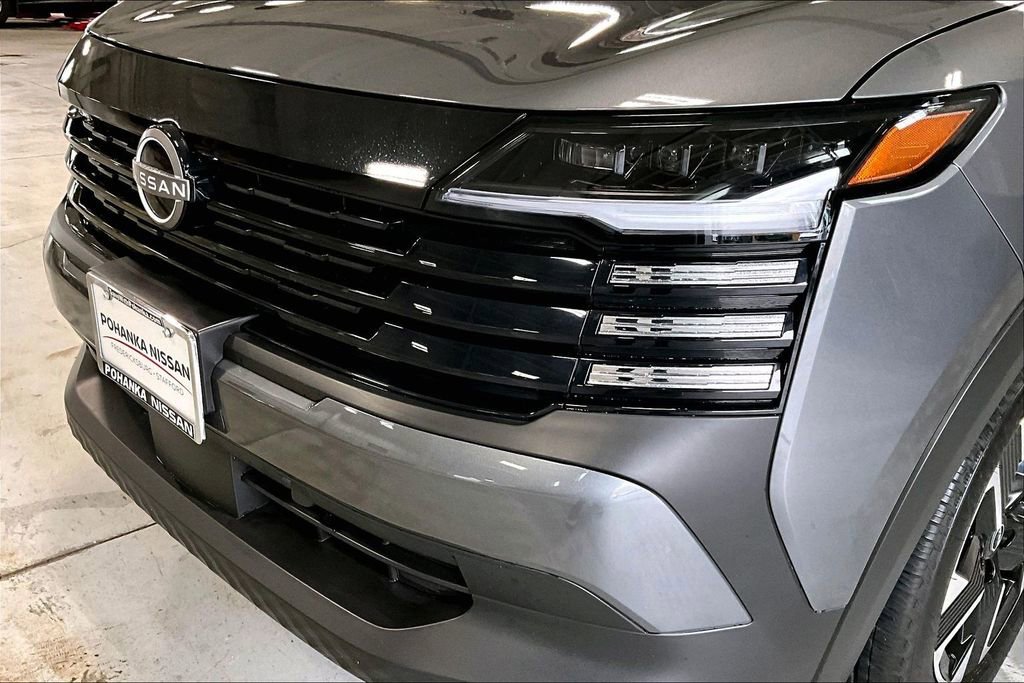 Certified 2025 Nissan Kicks SV image 30