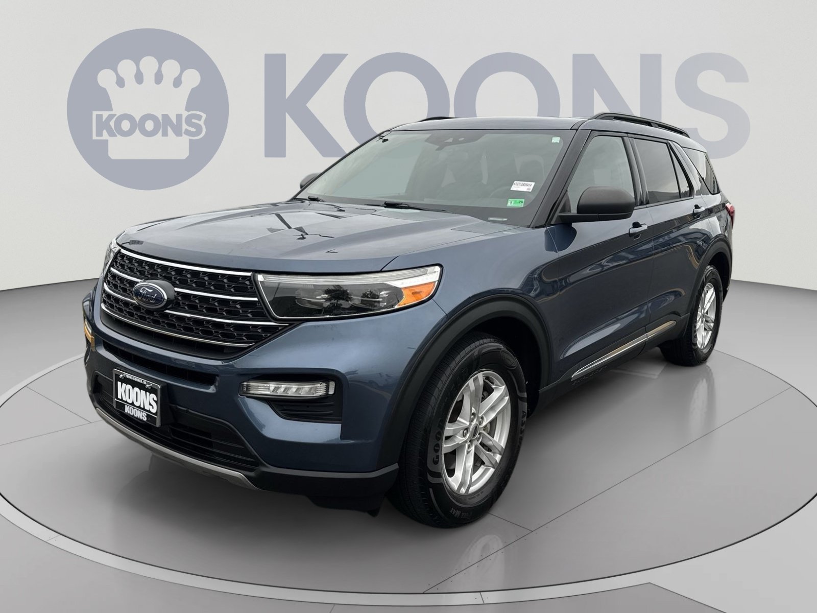 Used 2020 Ford Explorer XLT w/ Equipment Group 202A AWD/4WD image 1