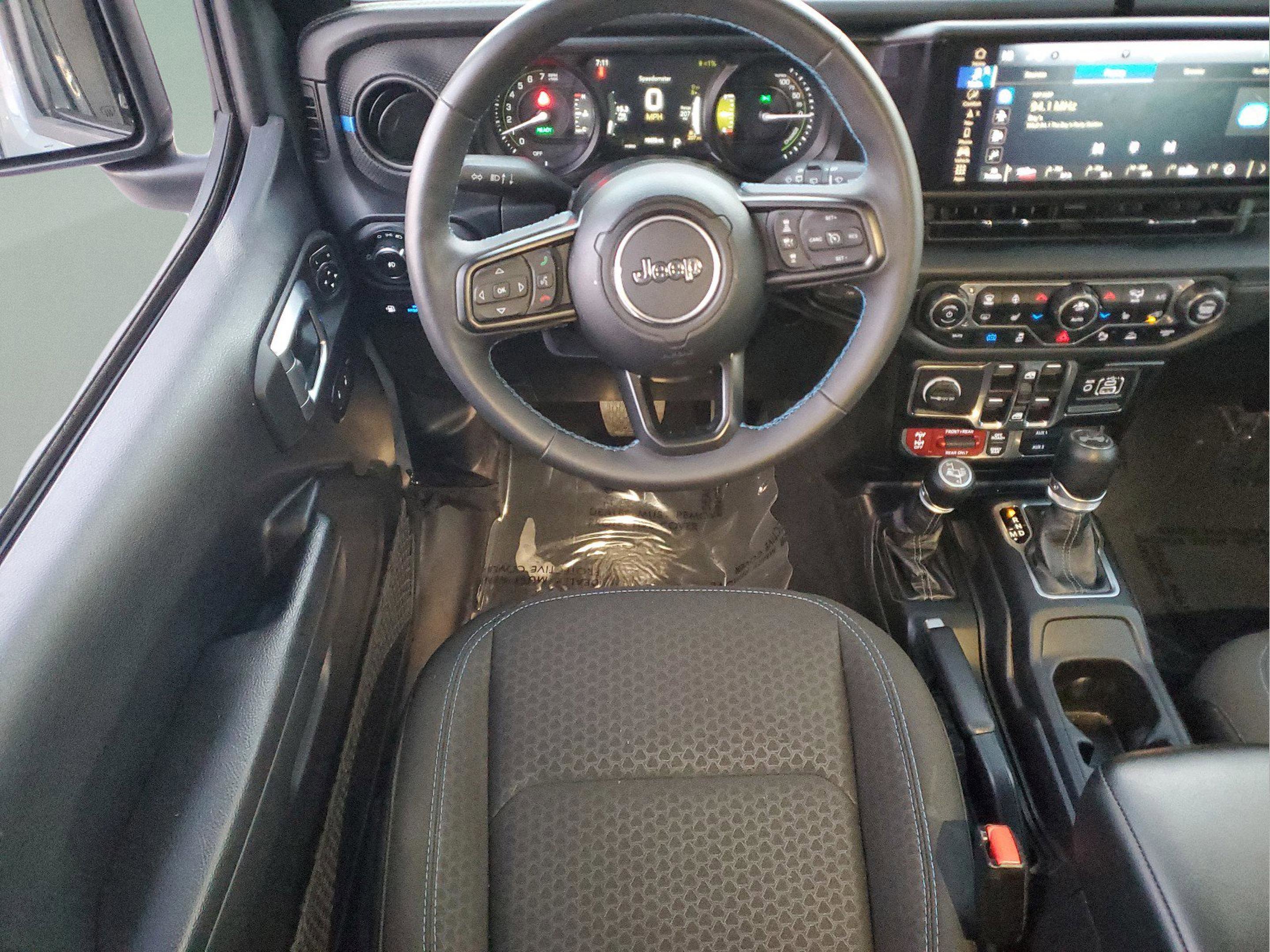 Used 2024 Jeep Wrangler Unlimited Rubicon 4xe w/ Technology Group image 22