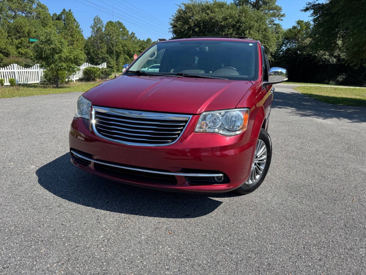 Used 2013 Chrysler Town & Country Touring-L w/ Entertainment Group #2 FWD image 29