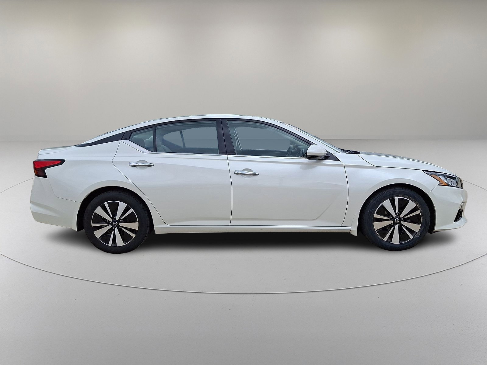 Used 2019 Nissan Altima 2.5 SV FWD image 12