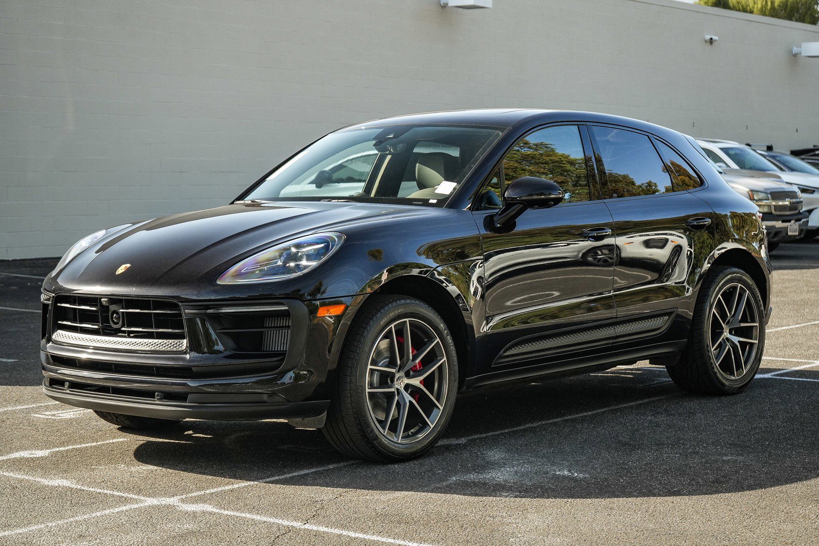 Used 2022 Porsche Macan S AWD/4WD image 3