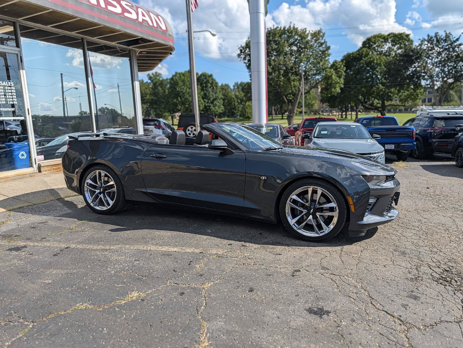 Used 2018 Chevrolet Camaro SS RWD image 36