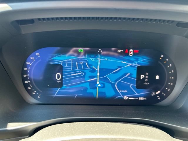 Certified 2025 Volvo XC40 B5 Plus AWD/4WD image 24