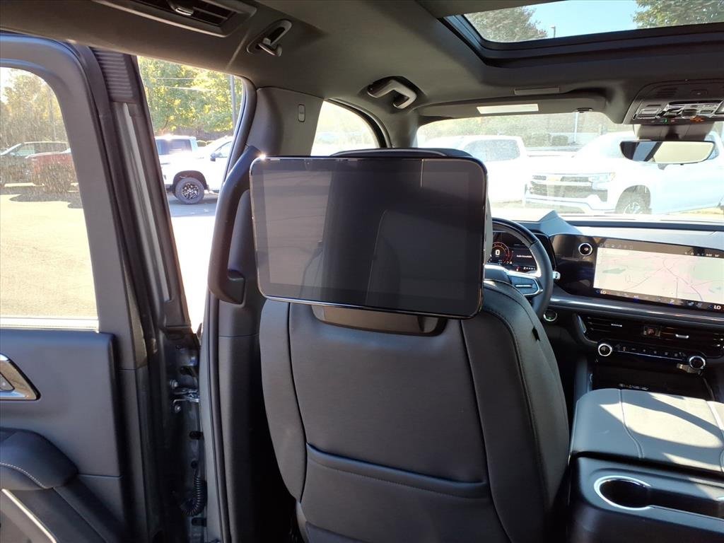 New 2026 Chevrolet Suburban Premier image 8