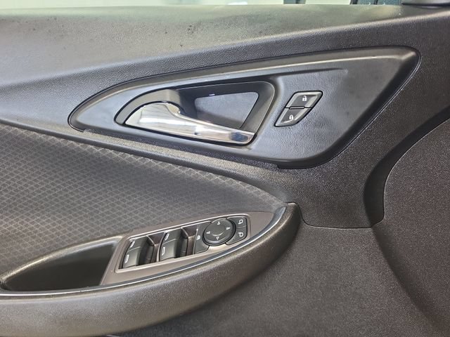 Used 2018 Chevrolet Malibu LT w/ LPO, Convenience Package 2 FWD image 19