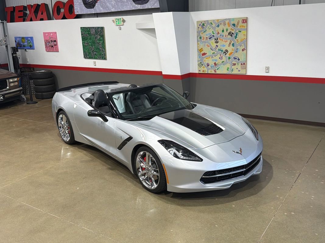 Used 2016 Chevrolet Corvette Stingray Convertible w/ 3LT Preferred Equipment Group RWD image 4