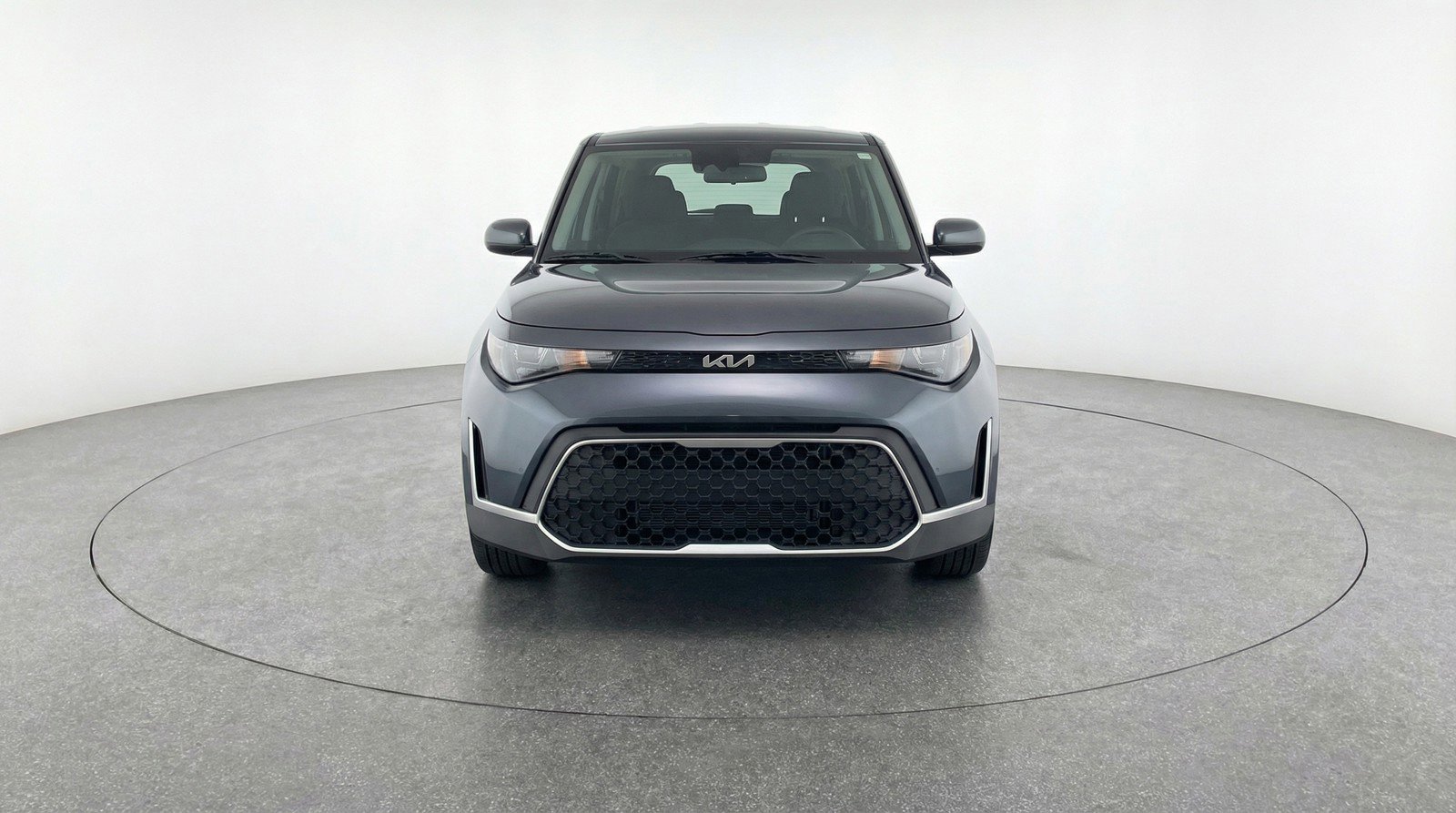 Used 2025 Kia Soul LX w/ LX Technology Package FWD image 2