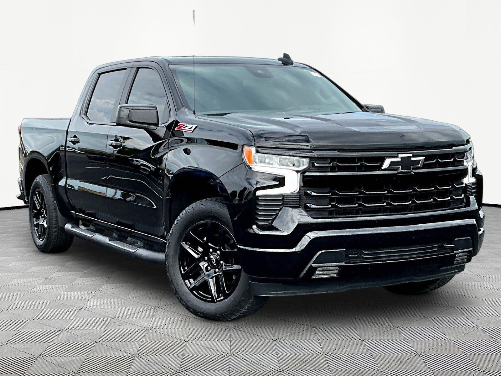 Used 2025 Chevrolet Silverado 1500 RST w/ Convenience Package II AWD/4WD image 3