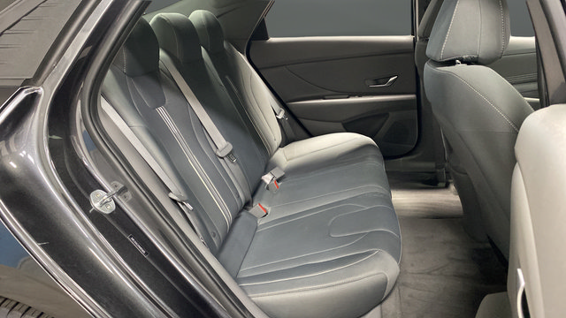 Certified 2022 Hyundai Elantra SEL w/ Convenience Package FWD image 24