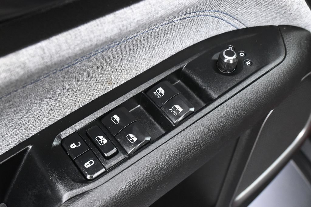 Used 2022 Jeep Compass Latitude AWD/4WD image 14