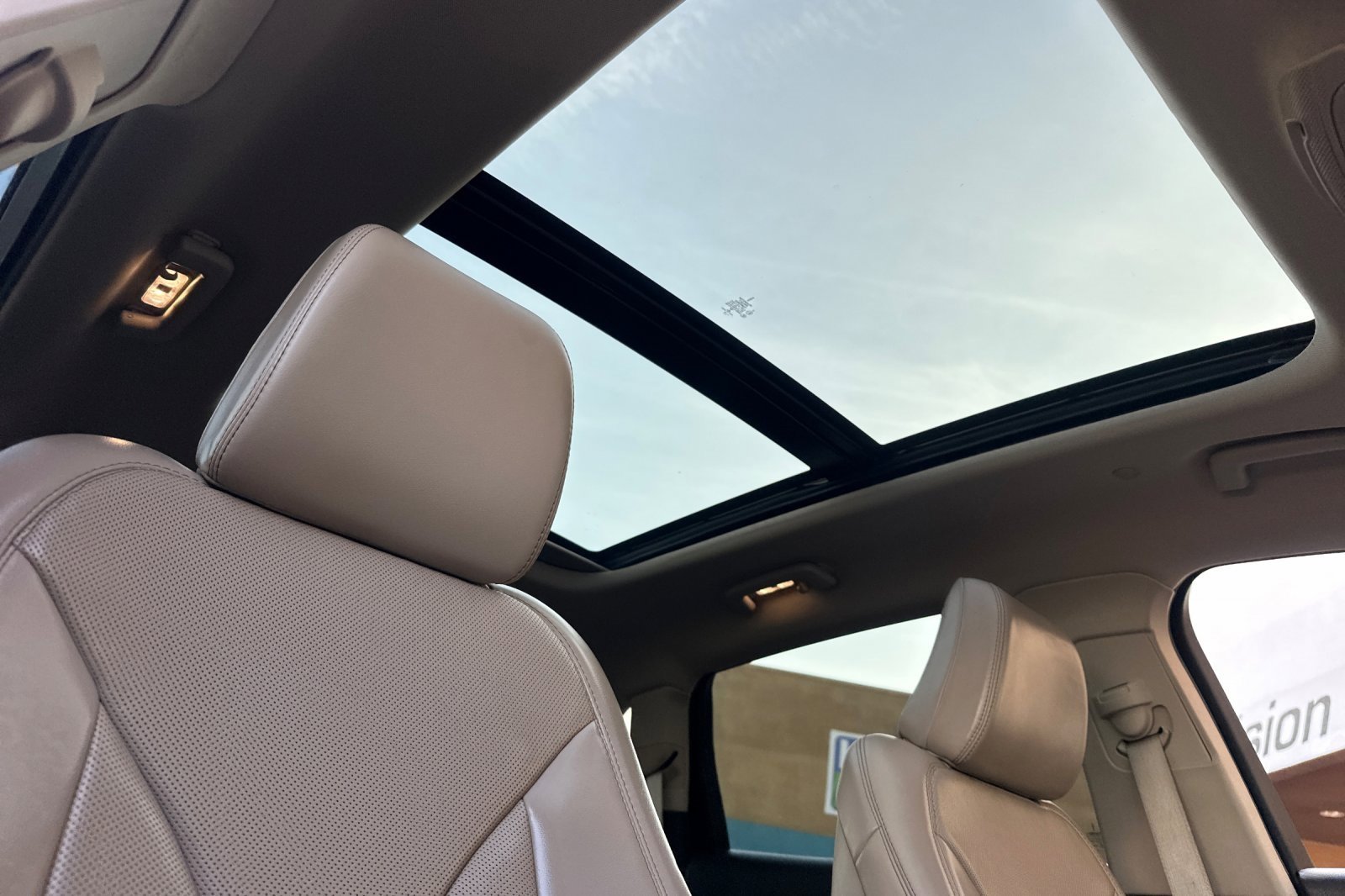 Used 2022 Lincoln Nautilus Reserve w/ Equipment Group 202A image 16