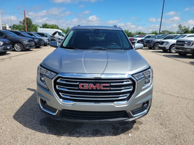 Used 2024 GMC Terrain SLT AWD/4WD image 19