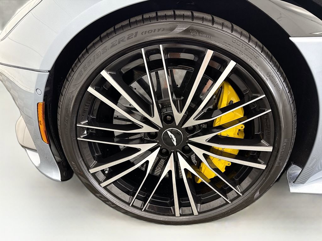 Used 2021 Aston Martin DBS Superleggera Volante image 34