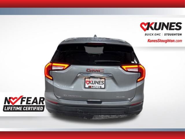 Used 2024 GMC Terrain SLE image 8