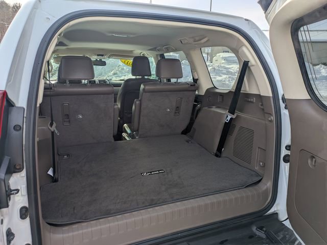 Used 2017 Lexus GX 460 Luxury w/ Sport Design Package image 34